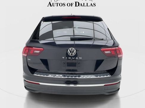Used 2022 Volkswagen Tiguan SE w/ Panoramic Sunroof Package FWD image 9