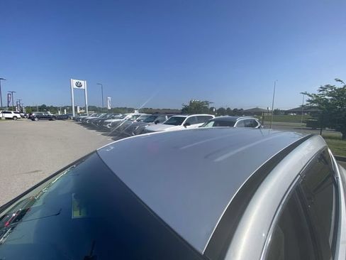 Used 2018 Hyundai Santa Fe Sport FWD image 3