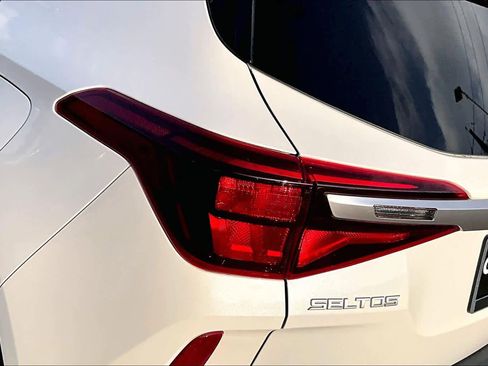 Used 2023 Kia Seltos LX image 25