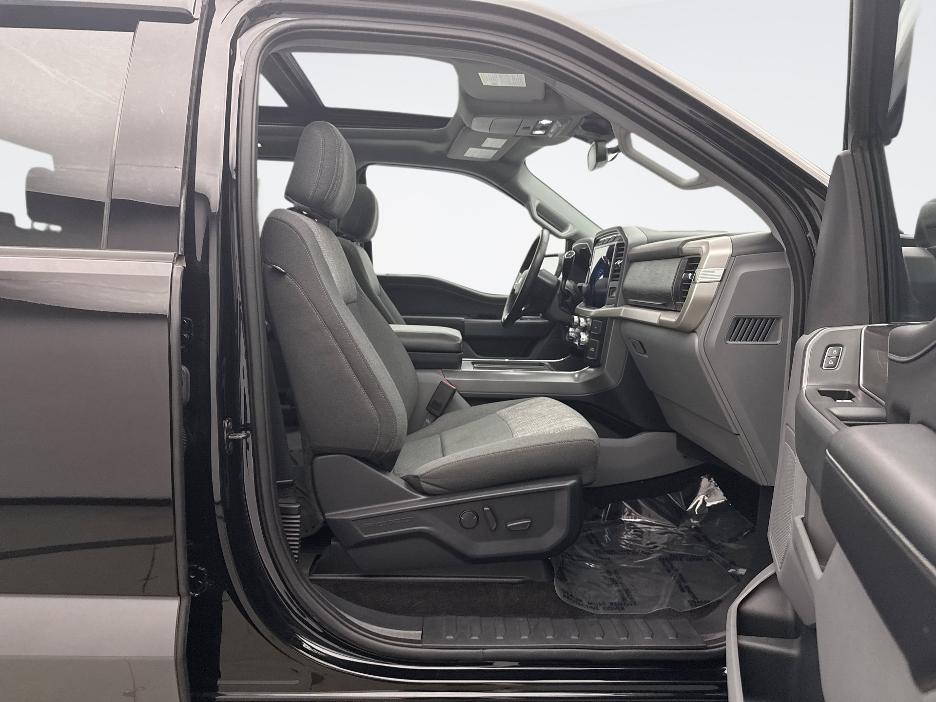 Used 2021 Ford F150 XLT w/ Equipment Group 302A High AWD/4WD image 17