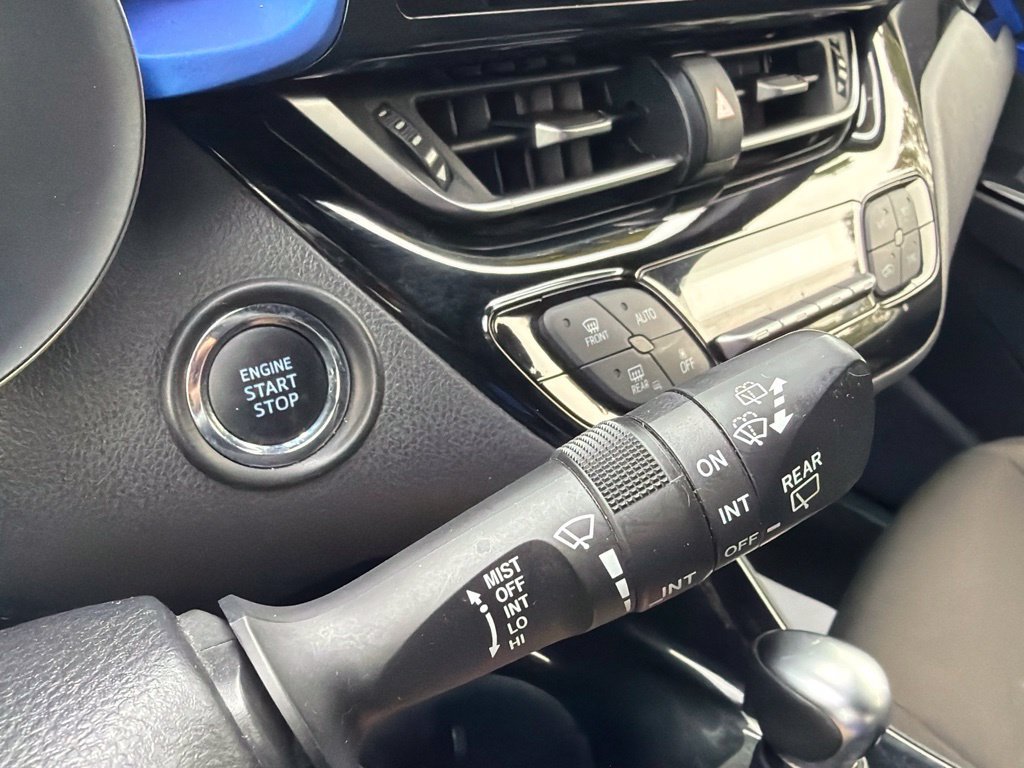 Used 2021 Toyota C-HR XLE FWD image 30