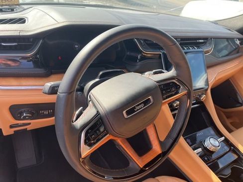 Used 2025 Jeep Grand Cherokee Summit w/ Adv Protech Group IV image 11