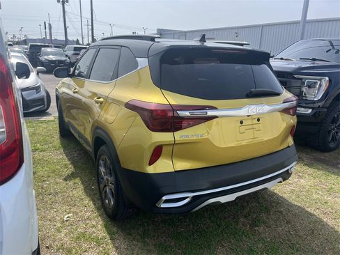 Used 2023 Kia Seltos S w/ Navigation Package image 4