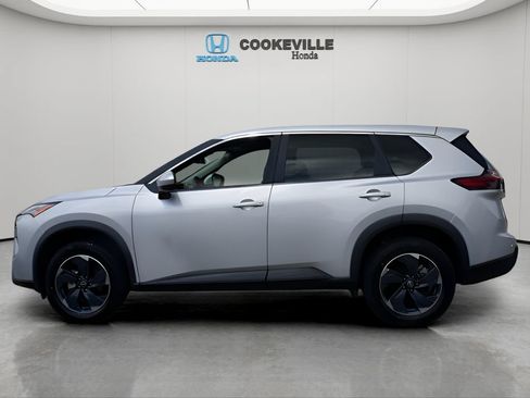 Used 2024 Nissan Rogue SV FWD image 9