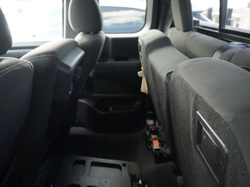 Used 2017 Nissan Titan SV w/ All Weather Package (L93) AWD/4WD image 10