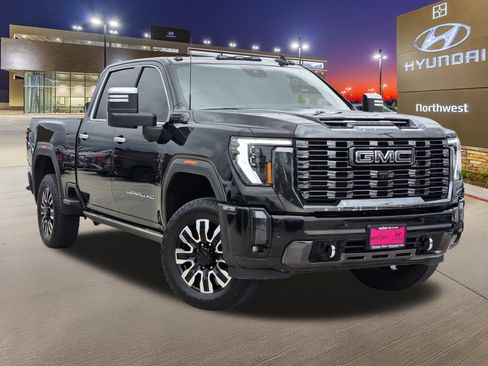 Used 2024 GMC Sierra 2500 Denali Ultimate w/ Max Trailering Package AWD/4WD image 3
