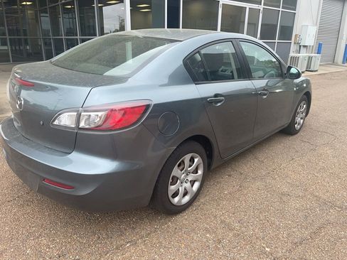 Used 2013 MAZDA MAZDA3 i SV image 11