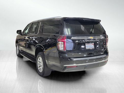 Used 2023 Chevrolet Suburban LT w/ Luxury Package image 5