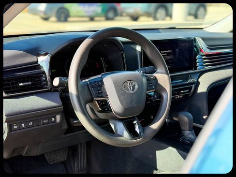 Used 2025 Toyota Camry LE w/ Convenience Package FWD image 14