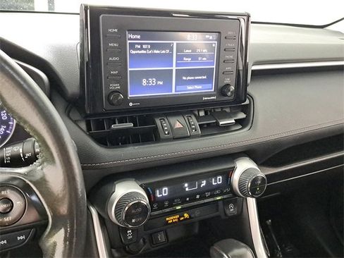 Used 2021 Toyota RAV4 XLE Premium image 29