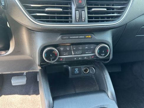 Used 2022 Ford Escape SEL w/ Class II Trailer Tow Package image 21