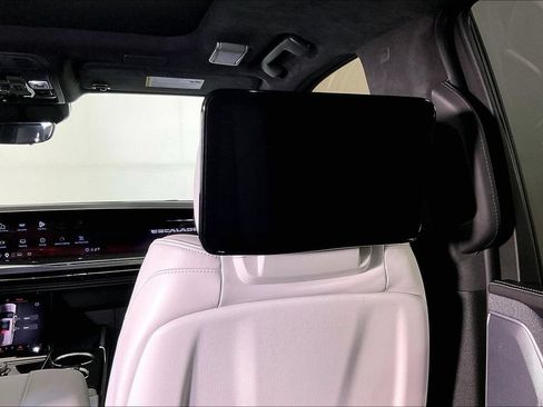 Used 2025 Cadillac Escalade V w/ LPO, ONYX Package AWD/4WD image 30