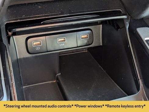 Used 2021 Kia Sorento S w/ Panoramic Sunroof Package image 10