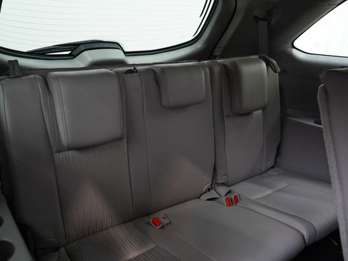 Used 2017 Toyota Highlander Plus image 11