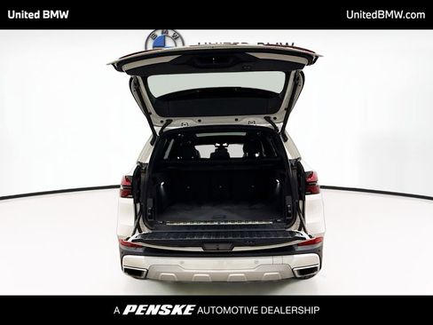 Used 2025 BMW X5 xDrive50e image 14