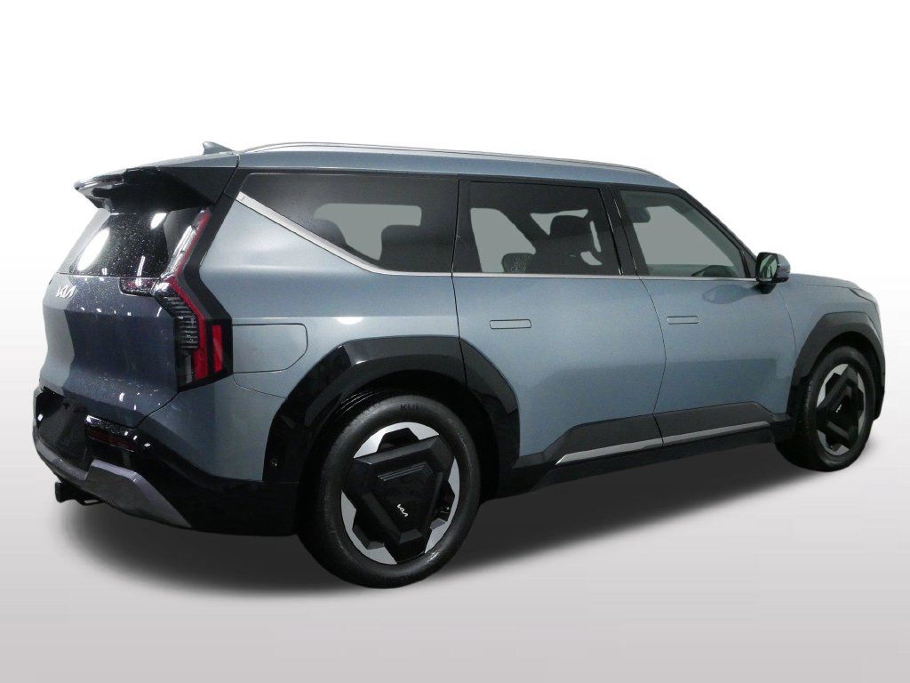 Used 2024 Kia EV9 Land AWD/4WD image 11