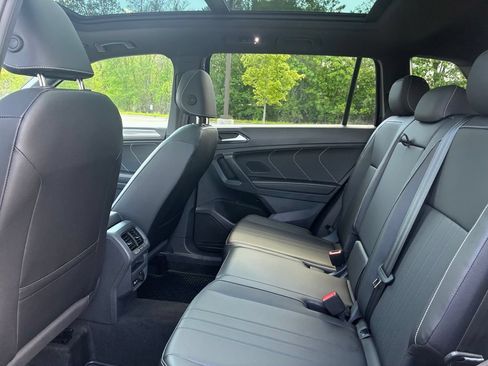 Used 2024 Volkswagen Tiguan SE R-Line AWD/4WD image 21