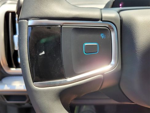 New 2025 Ford Expedition Active image 25