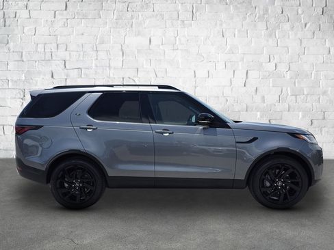 New 2025 Land Rover Discovery S image 7