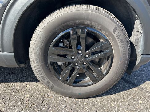 Used 2022 Ford Explorer XLT AWD/4WD image 33