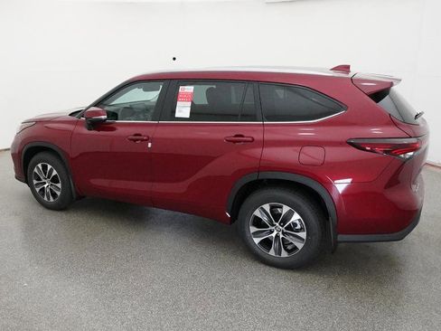 New 2026 Toyota Highlander XLE AWD/4WD image 9