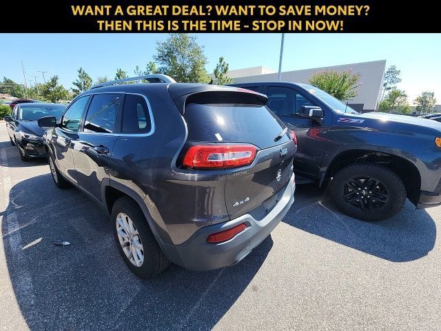 Used 2016 Jeep Cherokee Latitude w/ Cold Weather Group AWD/4WD image 9