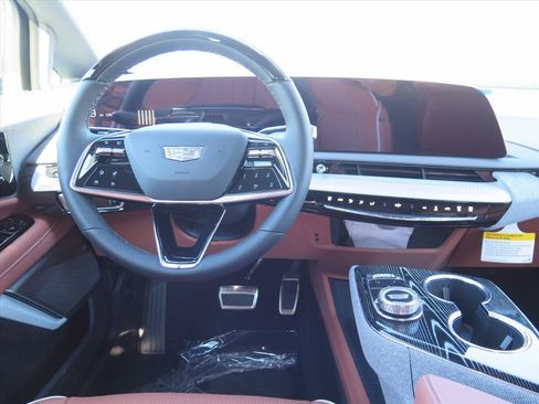 New 2026 Cadillac Optiq Sport 2 image 22