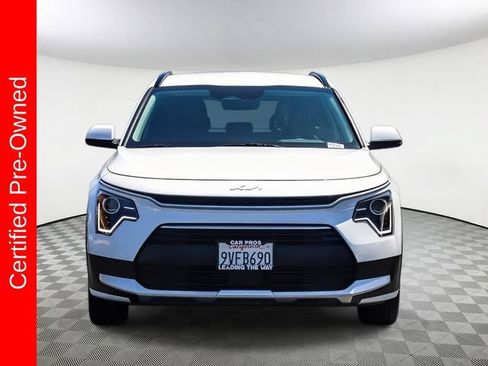 Certified 2025 Kia Niro EX FWD image 3