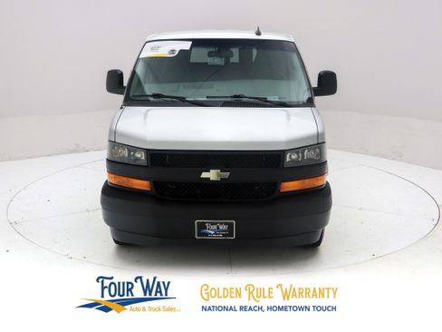 Used 2018 Chevrolet Express 3500 LS RWD image 9