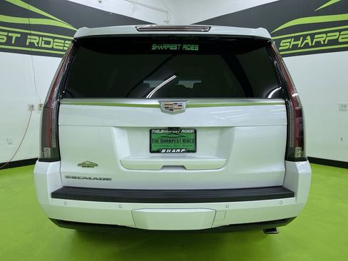 Used 2018 Cadillac Escalade Platinum image 8
