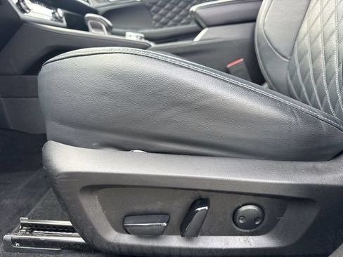Used 2023 Mitsubishi Outlander SEL AWD/4WD image 12