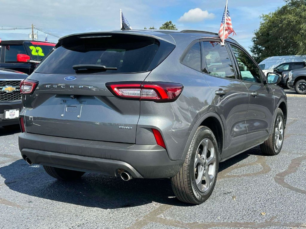 Used 2025 Ford Escape ST-Line Select AWD/4WD image 5