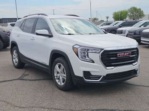 Used 2022 GMC Terrain SLE w/ Driver Convenience Package FWD image 3