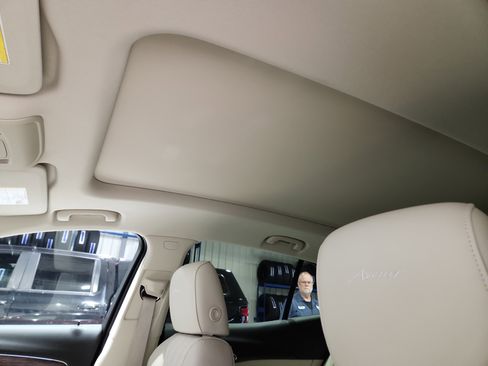 Used 2023 Buick Envision Avenir AWD/4WD image 29