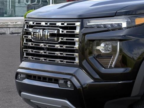 New 2026 GMC Canyon Denali w/ LPO, Denali Black Edition AWD/4WD image 13