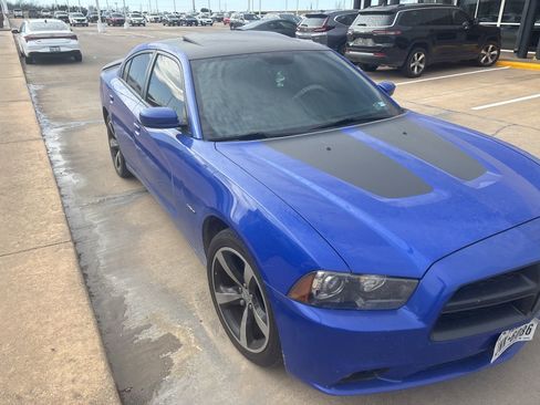 Used 2013 Dodge Charger R/T image 3