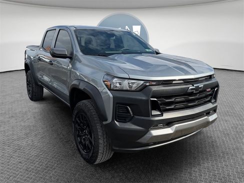 Certified 2025 Chevrolet Colorado Trail Boss image 1