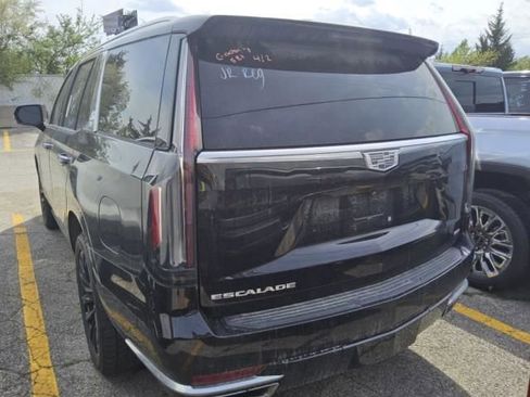 Used 2022 Cadillac Escalade Premium Luxury Platinum w/ Heavy-Duty Trailer Package AWD/4WD image 4