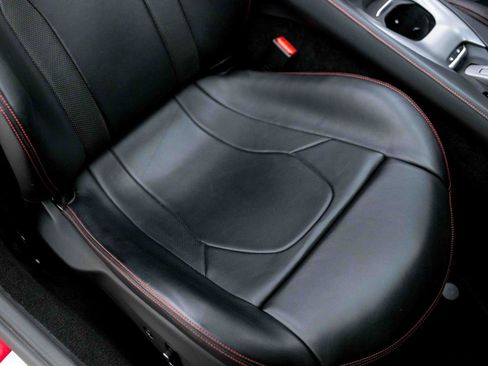 Used 2019 Ferrari Portofino RWD image 76