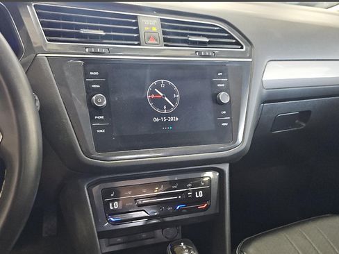 Used 2023 Volkswagen Tiguan SE FWD image 15