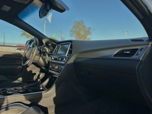 Used 2019 Hyundai Sonata Limited image 5