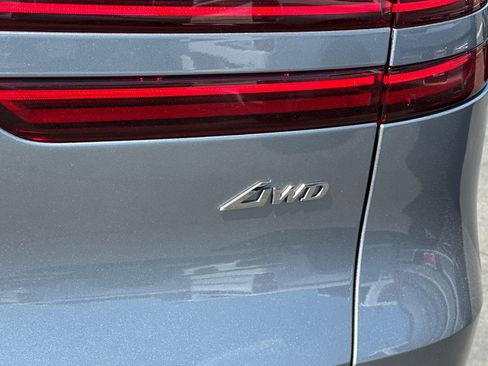 Used 2025 Genesis GV70 2.5T AWD/4WD image 38