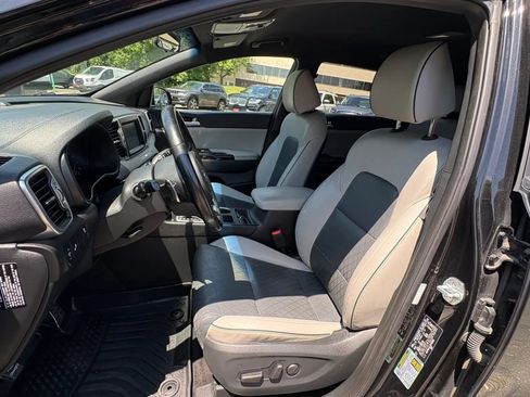 Used 2018 Kia Sportage EX w/ EX Sport Appearance Package AWD/4WD image 2