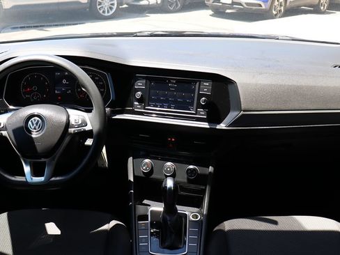 Used 2021 Volkswagen Jetta SE FWD image 32