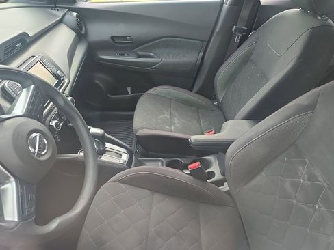 Used 2019 Nissan Kicks S image 13