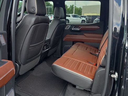 Used 2023 GMC Sierra 1500 Denali Ultimate AWD/4WD image 6