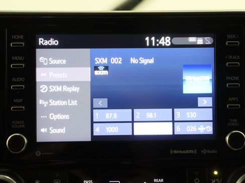 Used 2021 Toyota Highlander XLE FWD image 19