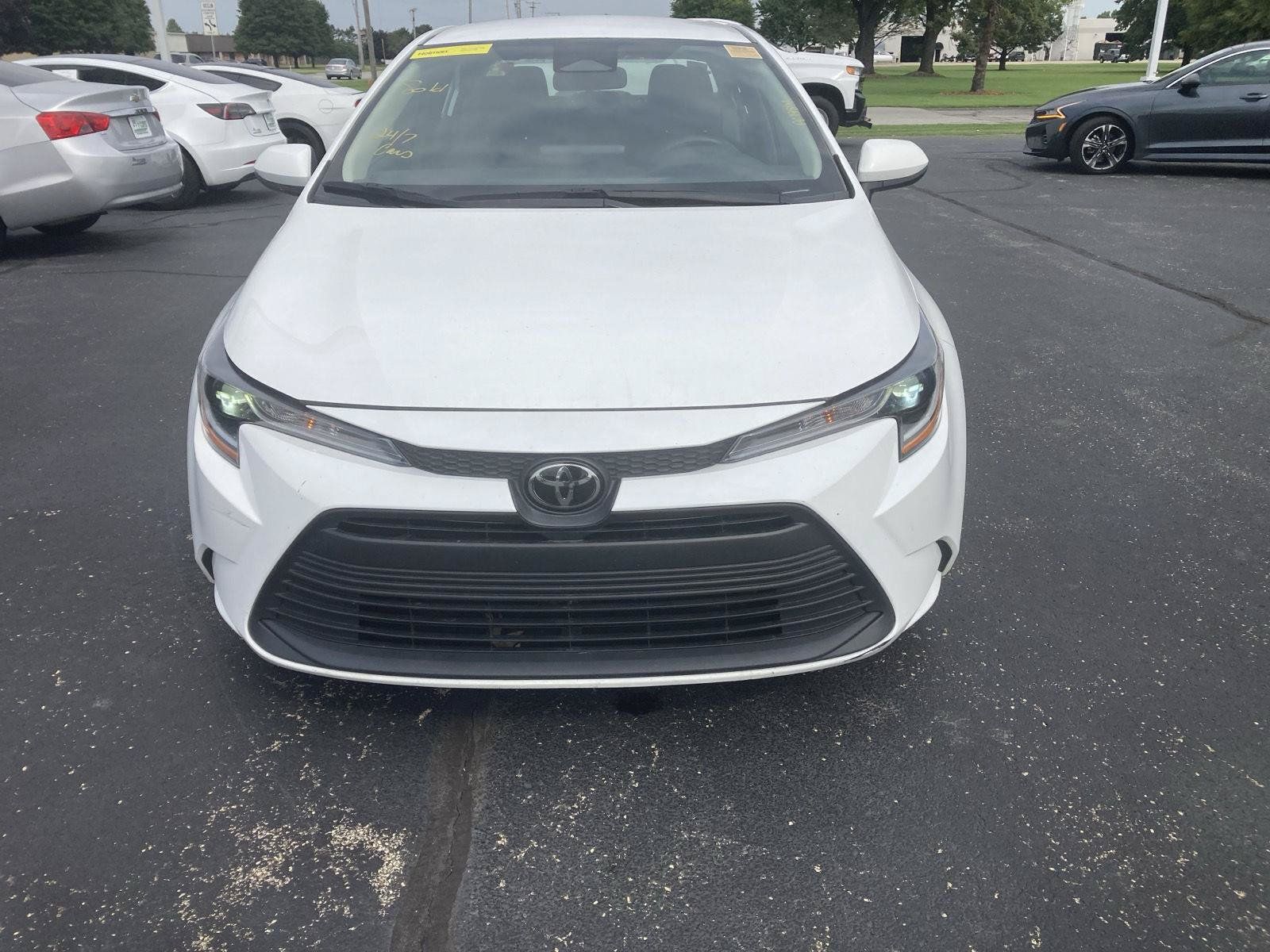 Used 2024 Toyota Corolla LE FWD image 2