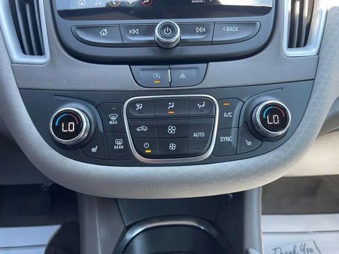 Used 2024 Chevrolet Malibu LT FWD image 30