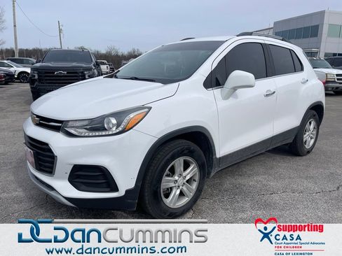 Used 2019 Chevrolet Trax LT w/ LT Convenience Package image 1